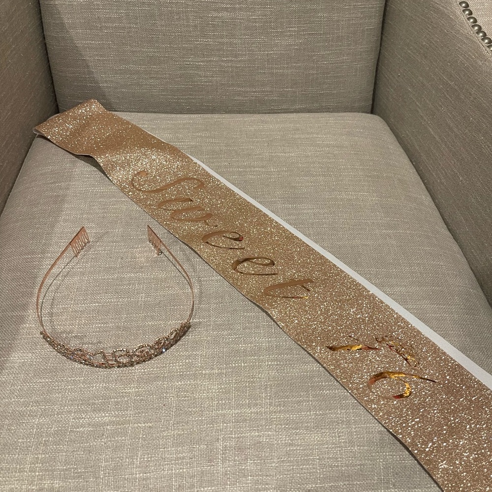 Elegant Gold Glitter Sweet 16 Sash and Tiara Set